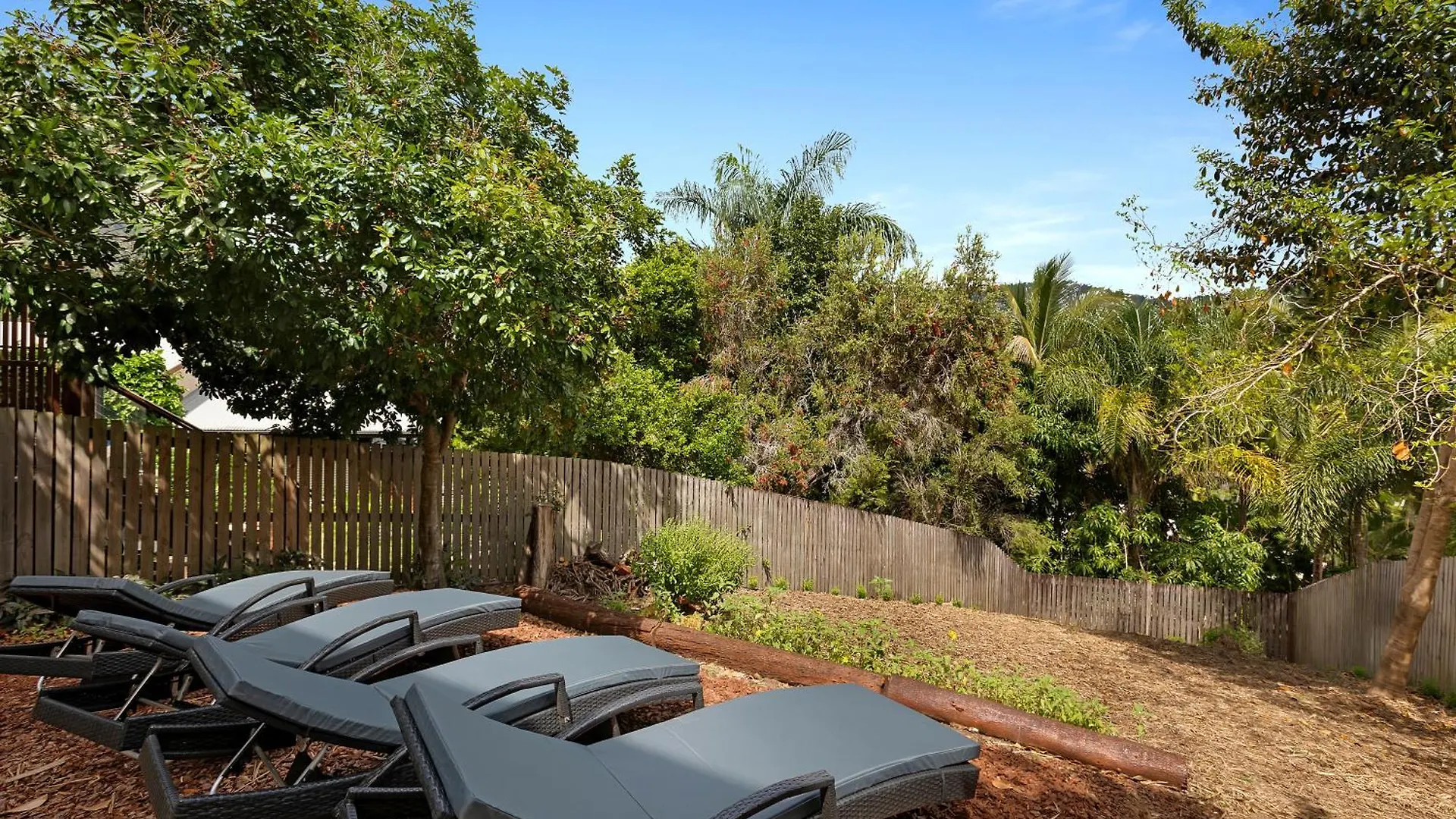 The Heart Stay - Airlie Beach Apartment