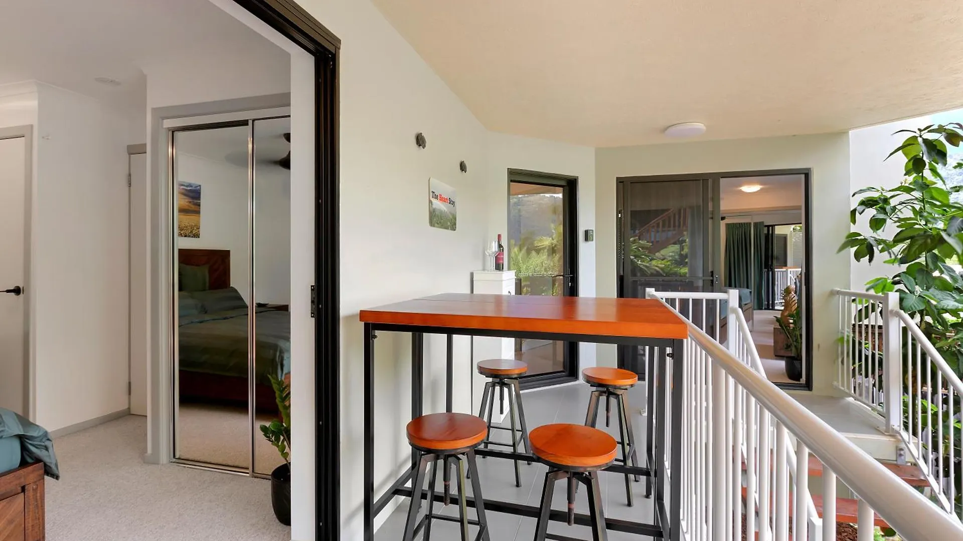 The Heart Stay - Airlie Beach Apartment